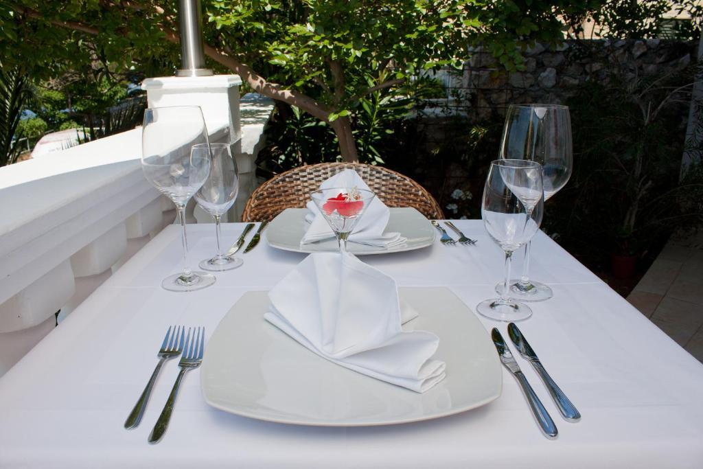 Hotel Vali Dramalj Crikvenica Buitenkant foto